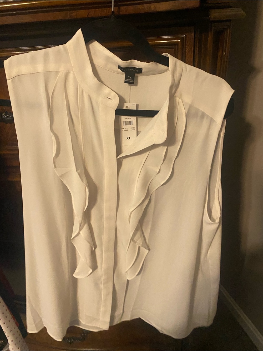 Ann Taylor sleeveless ruffle white button up blouse nwt
